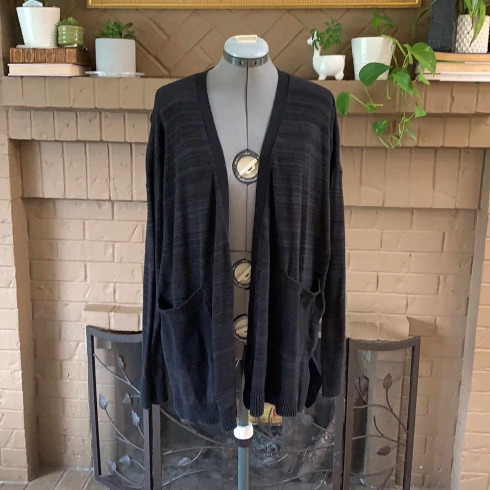 Black relaxed lightweight cardigan size L